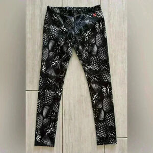 Hurley girls large black/ white pineapple leggings